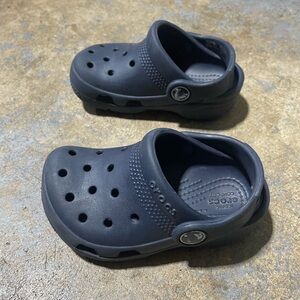 Size 6 toddler crocs very good condition